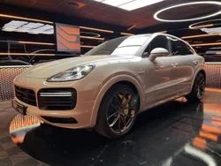 Beige Gebraucht 2019 Porsche Cayenne Turbo S Sport SUV | 134.890 €