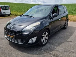Schwarz Gebraucht 2010 Renault Scénic III Luxe Van / Kleinbus | 2.890 € (Superpreis)