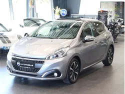 Grau Gebraucht 2019 Peugeot 208 Allure Kleinwagen | 13.980 € (Fairer Preis)