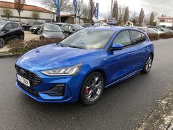 Dynamicblau Gebraucht 2024 Ford Focus ST-Line X Limousine | 34.550 €