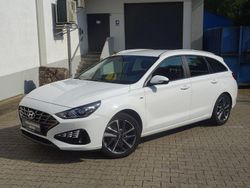 Weiß Gebraucht 2022 Hyundai i30 Trend Kombi | 13.999 € (Fairer Preis)
