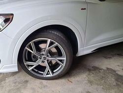 Weiß Gebraucht 2019 Audi Q3 Ambiente SUV | 30.500 € (Fairer Preis)