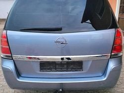 Grün Gebraucht 2007 Opel Zafira Edition Kombi | 2.800 € (Fairer Preis)