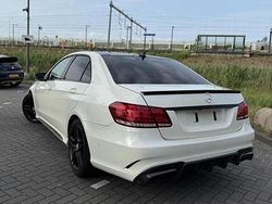 Weiß Gebraucht 2013 Mercedes E63 AMG AMG Limousine | 16.500 €