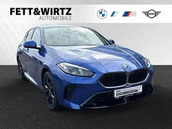 Portimao blau metallic Gebraucht 2024 BMW 120 M Sport Kleinwagen | 36.700 € (Fairer Preis)