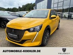 Gelb Gebraucht 2022 Peugeot e-208 Active Kleinwagen | 18.490 € (Etwas zu teuer)