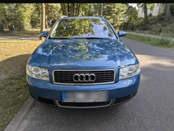 Blau Gebraucht 2002 Audi A4 Kombi | 1.600 € (Fairer Preis)
