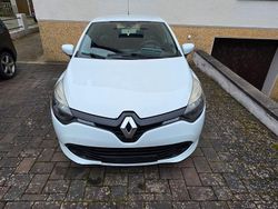 Weiß Gebraucht 2013 Renault Clio IV Dynamique Limousine | 3.499 € (Fairer Preis)