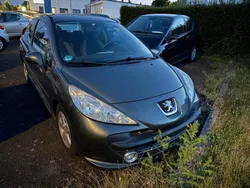 Grau Gebraucht 2009 Peugeot 207 Limousine | 1.999 € (Guter Preis)