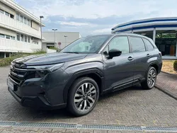 Grau Neu 2025 Subaru Forester Platinum SUV | 47.590 € (Teuer)