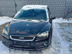 Schwarz Gebraucht 2005 Ford Focus Sport Limousine | 1.999 € (Fairer Preis)