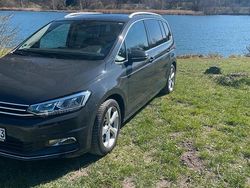 Grau Gebraucht 2016 VW Touran Highline Van / Kleinbus | 13.000 € (Fairer Preis)