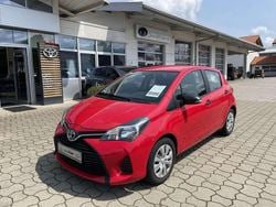 Vulcanorot Gebraucht 2014 Toyota Yaris Cool Kleinwagen | 7.490 € (Etwas zu teuer)