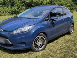 Blau Gebraucht 2010 Ford Fiesta Kleinwagen | 4.300 €