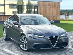 Grau Gebraucht 2016 Alfa Romeo Giulia Limousine | 18.990 € (Teuer)