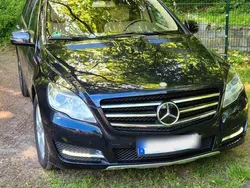 Blau Gebraucht 2011 Mercedes R350 Van / Kleinbus | 20.350 €