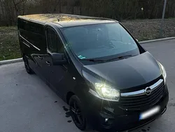 Schwarz Gebraucht 2018 Opel Vivaro Van | 16.900 €