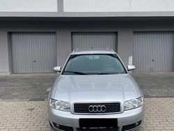 Silber Gebraucht 2004 Audi A4 Kombi | 2.000 € (Fairer Preis)