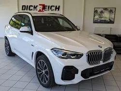 Alpinweiss iii Gebraucht 2021 BMW X5 M Sport SUV | 53.980 € (Guter Preis)