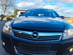 Schwarz Gebraucht 2009 Opel Astra Sport Limousine | 2.880 € (Fairer Preis)