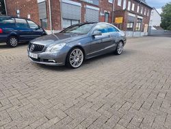 Grau Gebraucht 2010 Mercedes E500 Avantgarde Coupé | 9.999 €