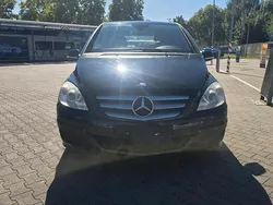 Schwarz Gebraucht 2011 Mercedes B180 Van / Kleinbus | 2.899 €