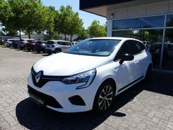 Weiß Gebraucht 2023 Renault Clio V Equilibre Limousine | 13.990 € (Fairer Preis)