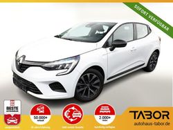Weiss Gebraucht 2023 Renault Clio V Equilibre Kleinwagen | 14.588 € (Fairer Preis)