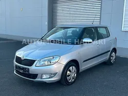 Silber Gebraucht 2011 Skoda Fabia Ambiente Limousine | 4.990 € (Fairer Preis)