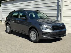 Graphitegrau metallic Neu 2025 Skoda Kamiq Essence SUV | 24.340 € (Superpreis)