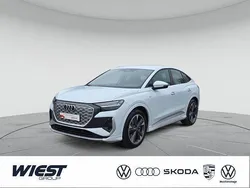 Gletscherweiß metallic Gebraucht 2022 Audi Q4 Sportback e-tron Ambiente SUV | 33.890 € (Superpreis)