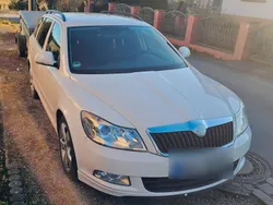 Weiß Gebraucht 2010 Skoda Octavia Sport Kombi | 4.444 € (Fairer Preis)