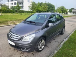 Grau Gebraucht 2011 Mercedes B180 Van / Kleinbus | 7.999 € (Teuer)