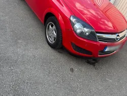 Rot Gebraucht 2010 Opel Astra Kombi | 1.500 € (Superpreis)