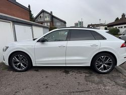 Silber Gebraucht 2021 Audi Q8 Ambiente SUV | 52.000 € (Superpreis)