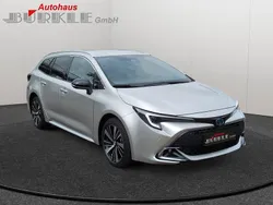 Silber Neu 2025 Toyota Corolla Kombi | 35.690 €