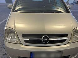 Grau Gebraucht 2005 Opel Meriva Van / Kleinbus | 1.129 € (Guter Preis)