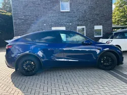 Blau Gebraucht 2021 Tesla Model Y Long Range SUV | 37.600 € (Etwas zu teuer)