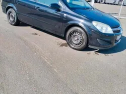 Schwarz Gebraucht 2007 Opel Astra Limousine | 1.800 € (Guter Preis)