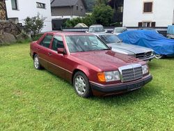 Almadinrot Gebraucht 1992 Mercedes E300 Limousine | 12.500 €