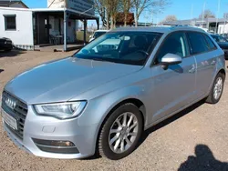 Florettsilber metallic Gebraucht 2014 Audi A3 Sportback Attraction Limousine | 7.995 € (Fairer Preis)