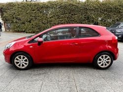 Rot Gebraucht 2013 Kia Rio Edition 7 Kleinwagen | 4.980 € (Guter Preis)