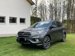 Grau Gebraucht 2018 Ford Kuga ST-Line SUV | 17.990 € (Etwas zu teuer)