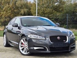 Grau Gebraucht 2015 Jaguar XF S Limousine | 15.499 € (Etwas zu teuer)