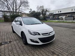 Weiß Gebraucht 2013 Opel Astra Sport Kombi | 3.299 € (Fairer Preis)