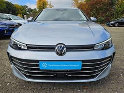 Oyster silver Gebraucht 2025 VW Passat Business Kombi | 33.889 € (Fairer Preis)