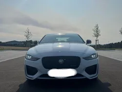 Weiß Gebraucht 2021 Jaguar XE R-Dynamic Limousine | 28.990 € (Teuer)