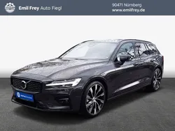 Platinum grey metallic Gebraucht 2024 Volvo V60 Ultimate Kombi | 37.970 € (Fairer Preis)