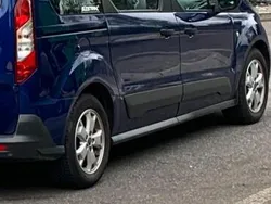 Blau Gebraucht 2016 Ford Tourneo Connect Van / Kleinbus | 7.500 €
