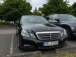 Schwarz Gebraucht 2009 Mercedes E220 Avantgarde Limousine | 8.200 € (Fairer Preis)